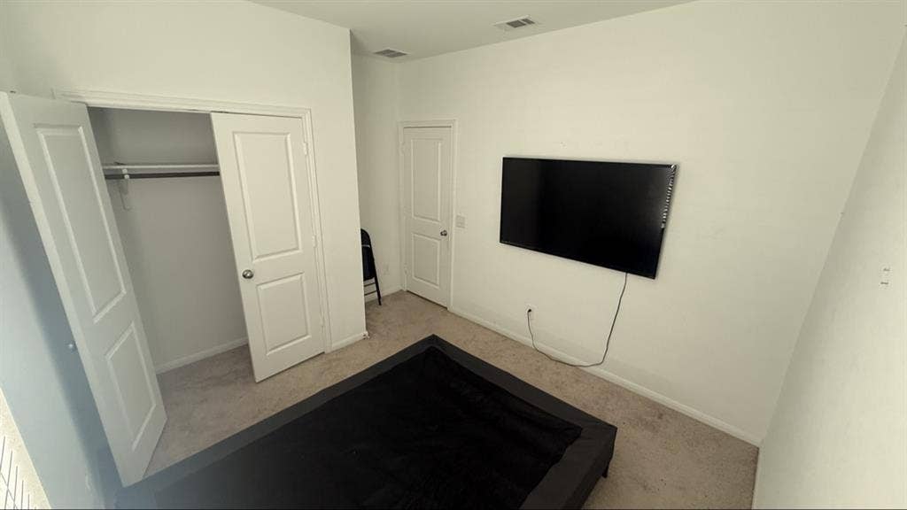 2 ROOMS + OFFICE FOR RENT SPRING