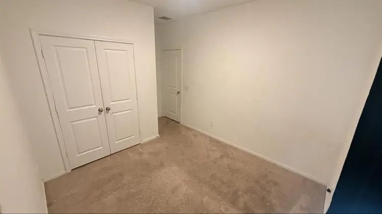 2 ROOMS + OFFICE FOR RENT SPRING