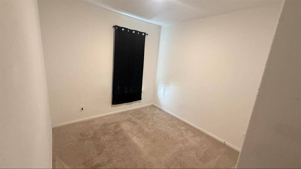 2 ROOMS + OFFICE FOR RENT SPRING