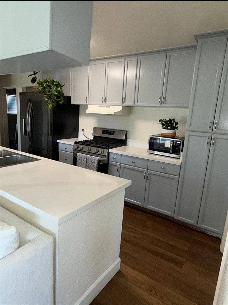 Room for $750 female roommate only!