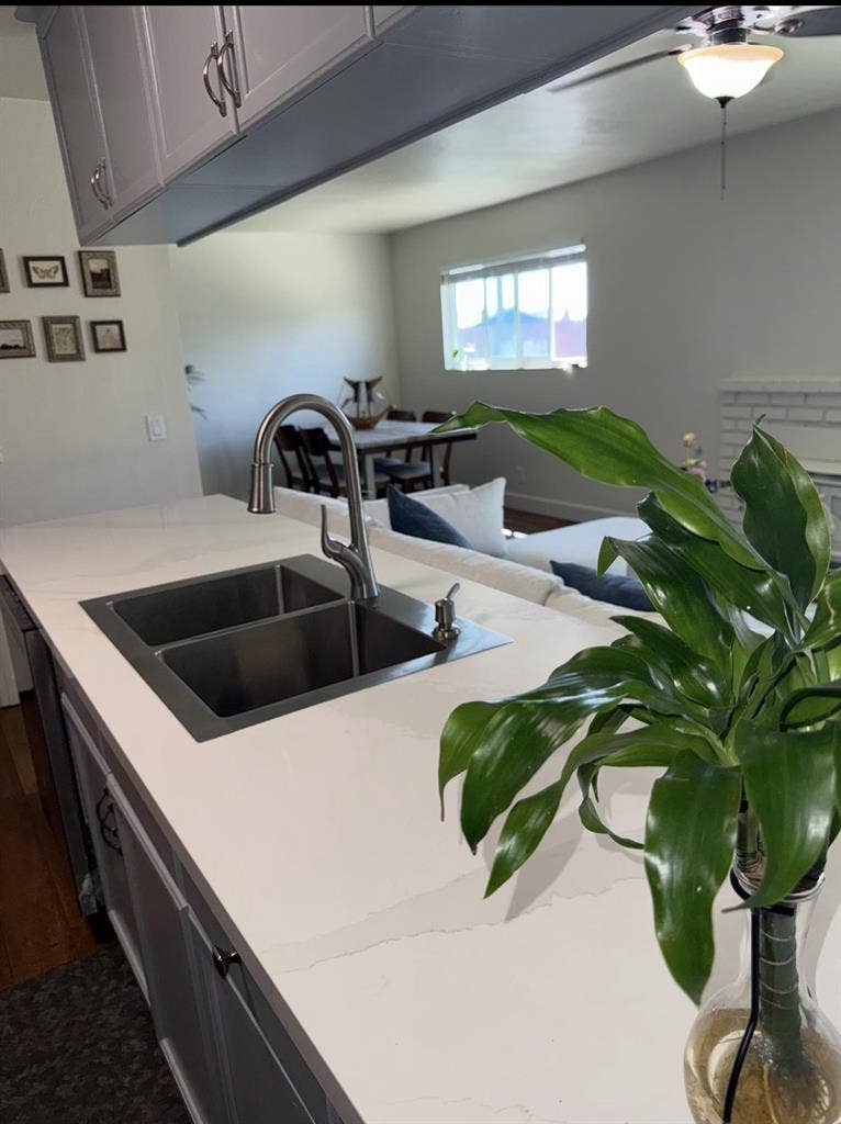 Room for $750 female roommate only!