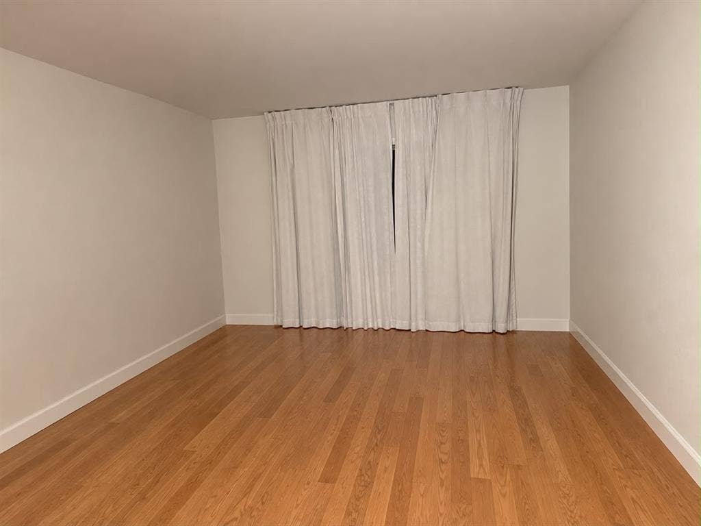 PRIVATE ROOM