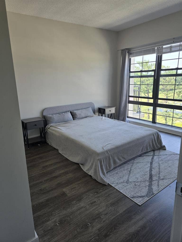 Great Room Available To Rent