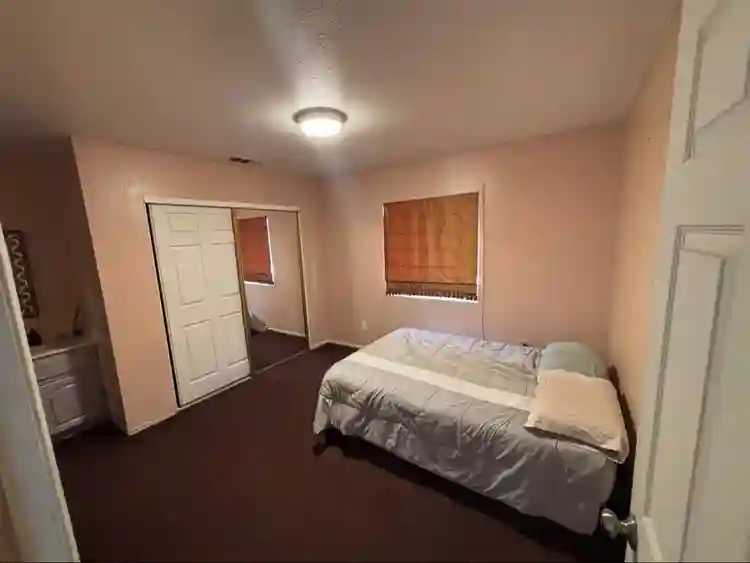 Room for rent with private bathroom