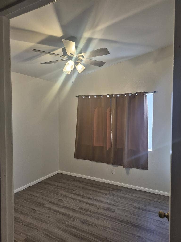 Frmale roommate wanted