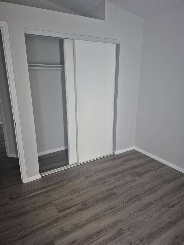 Frmale roommate wanted