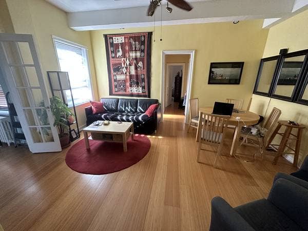 Furnished room in AdMo/Dupont