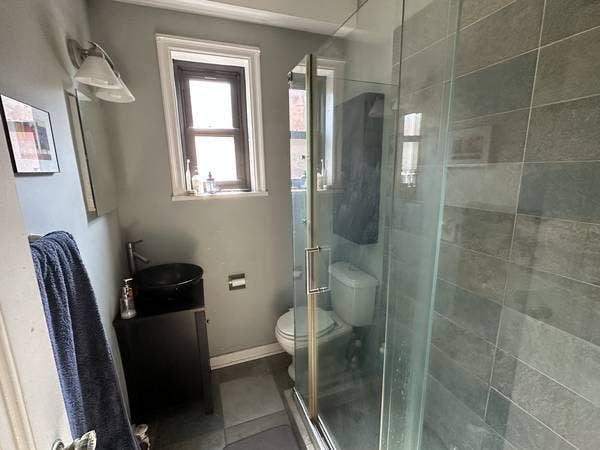 Furnished room in AdMo/Dupont