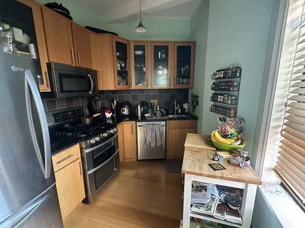 Furnished room in AdMo/Dupont