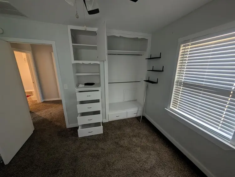 2 rooms in Midwest City.