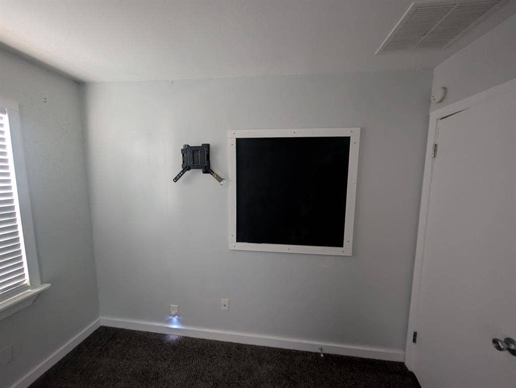 2 rooms in Midwest City.