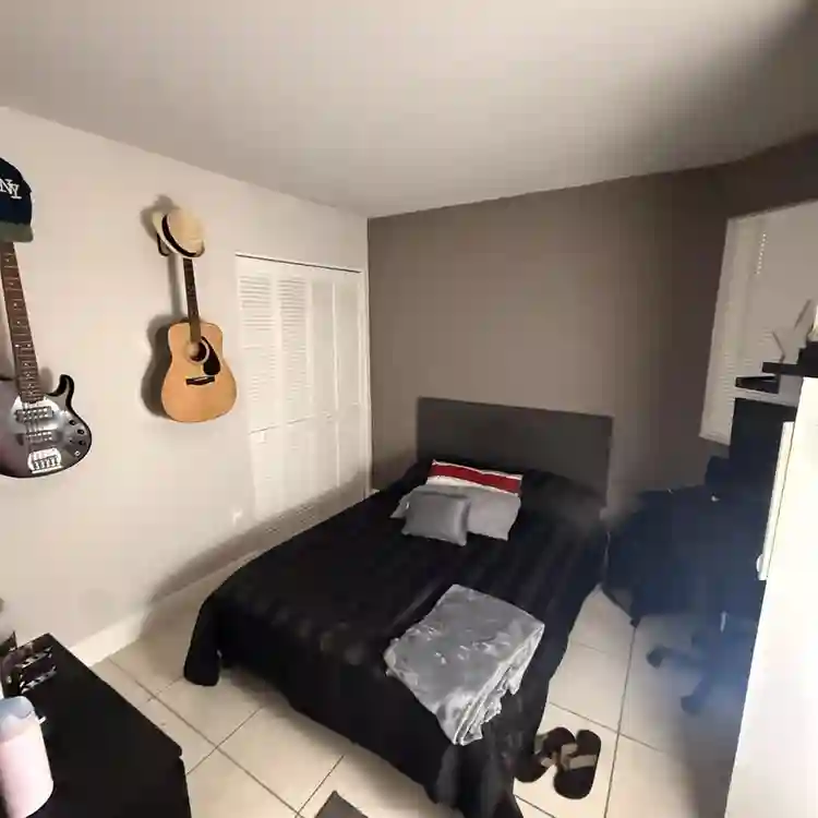 I rent a room without furniture