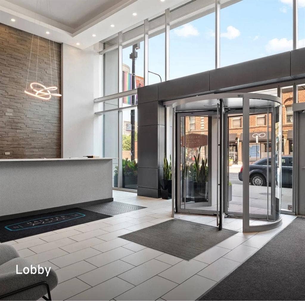 1 bed 1 bath sublet in Lakeview