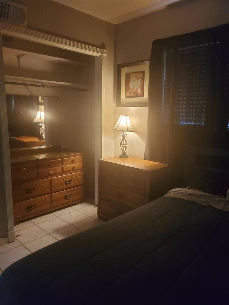 Cozy Private Room in Peaceful Home.