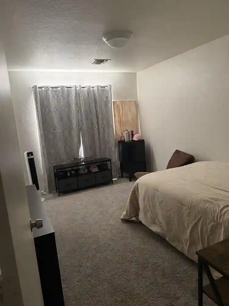 Bedroom for rent
