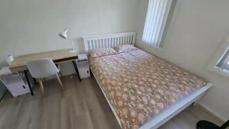 Private Room in Glenfield Estate