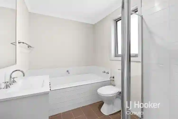 Private Room in Glenfield Estate