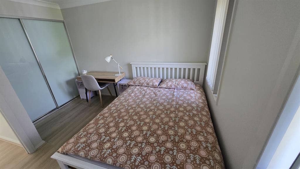 Private Room in Glenfield Estate