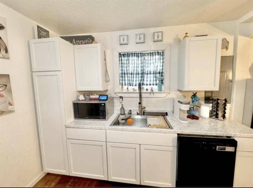 Fully furnished all bills paid room