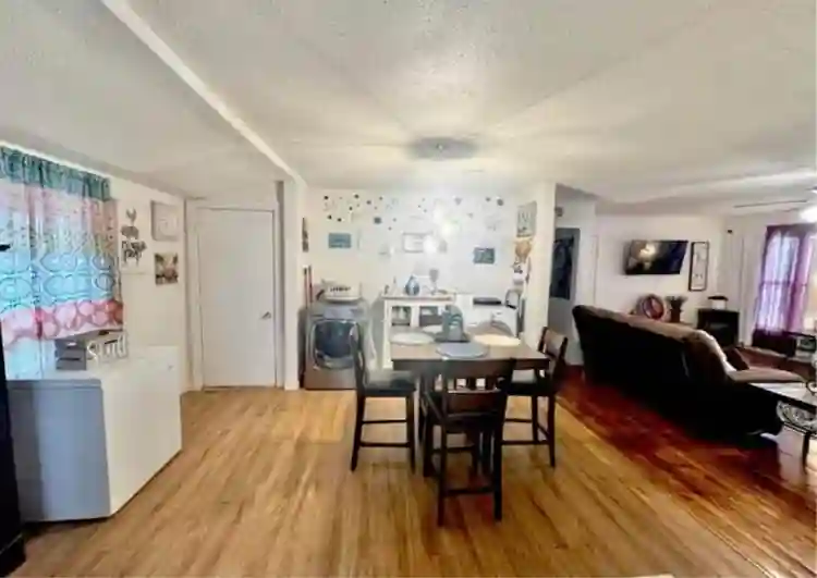 Fully furnished all bills paid room