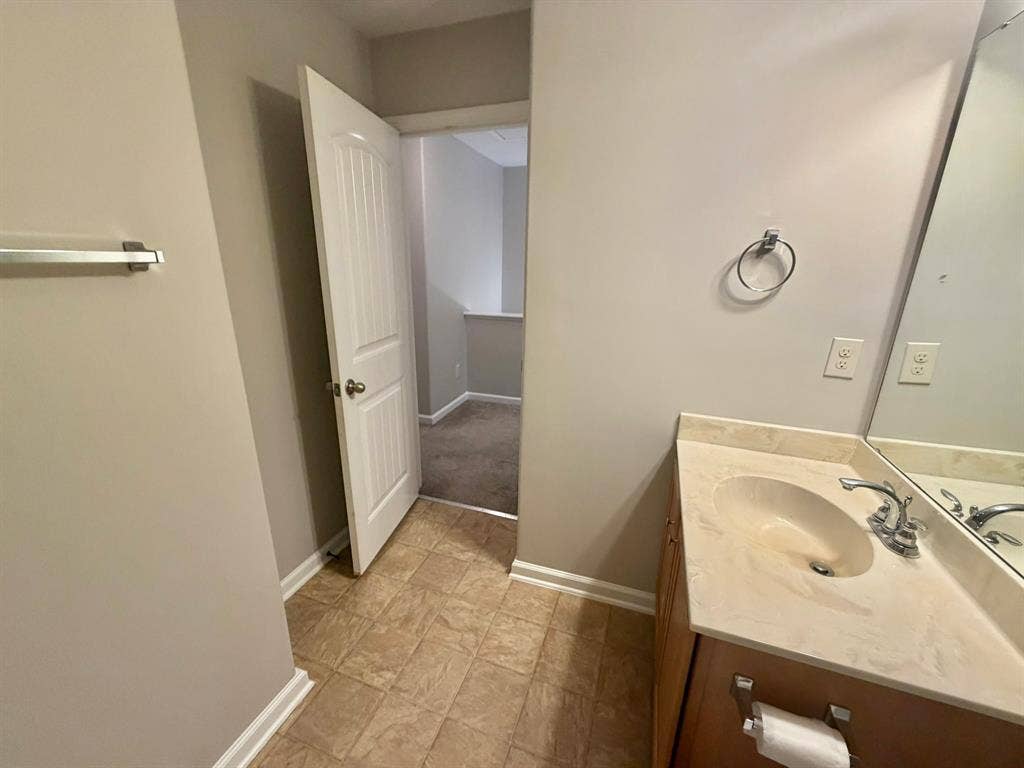 3-Bedroom Townhome with Pool View