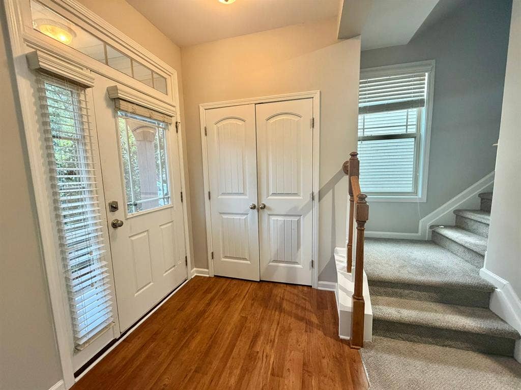3-Bedroom Townhome with Pool View