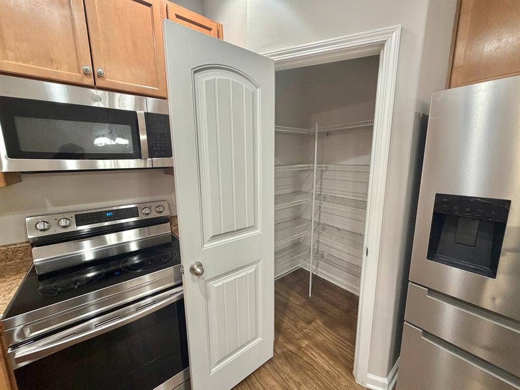 3-Bedroom Townhome with Pool View