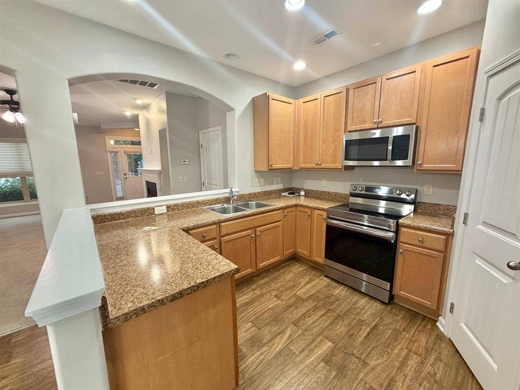 3-Bedroom Townhome with Pool View