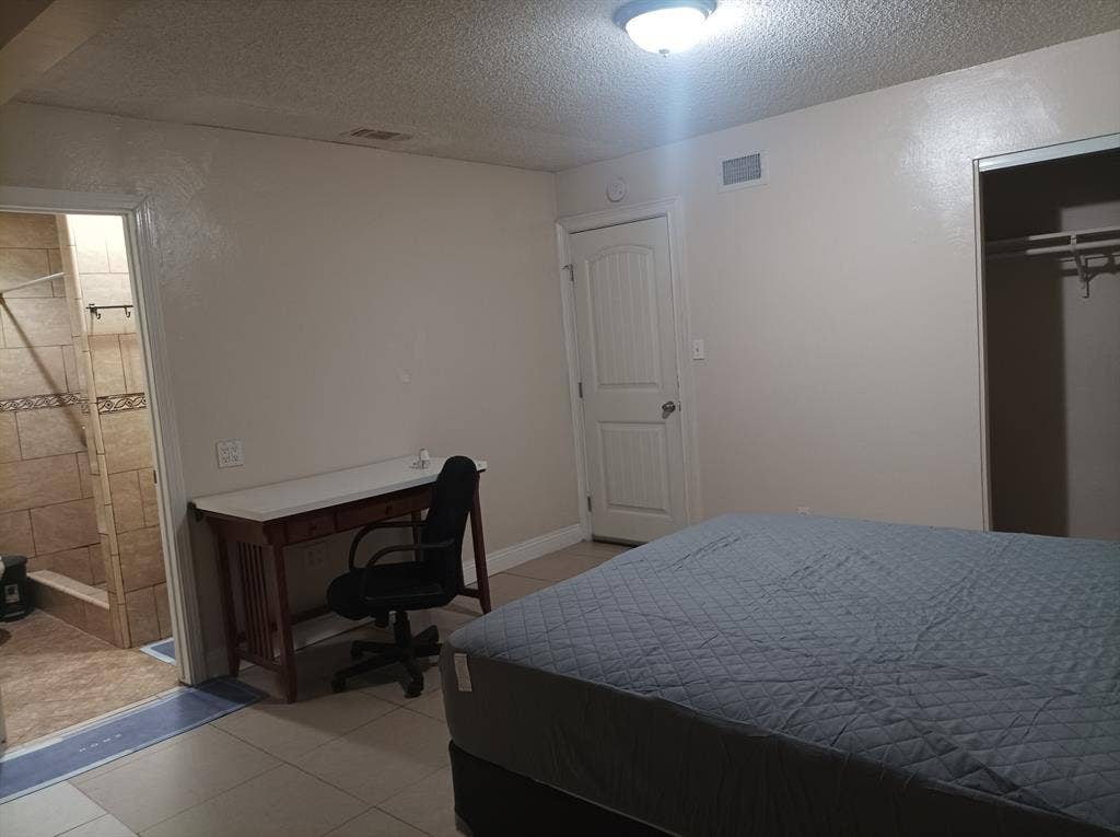 Big Master Room for Rent