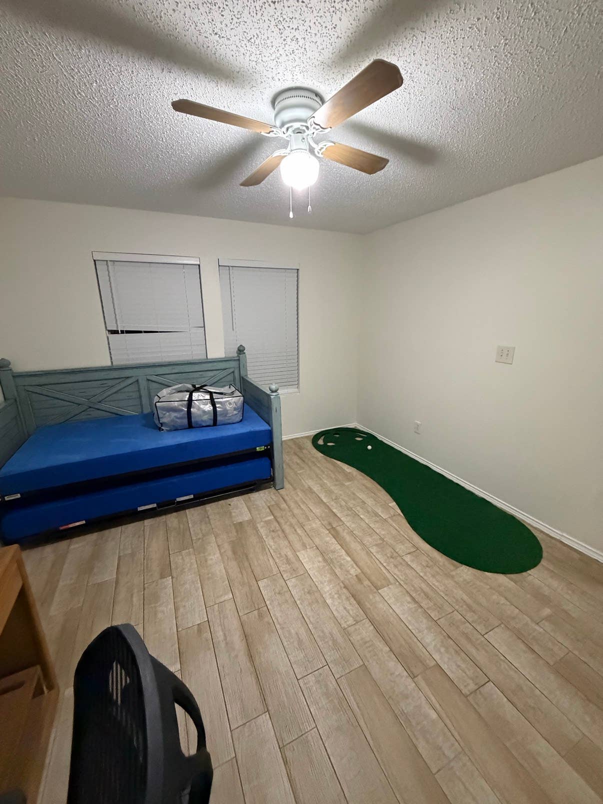 Extra bedroom. Fully furnished