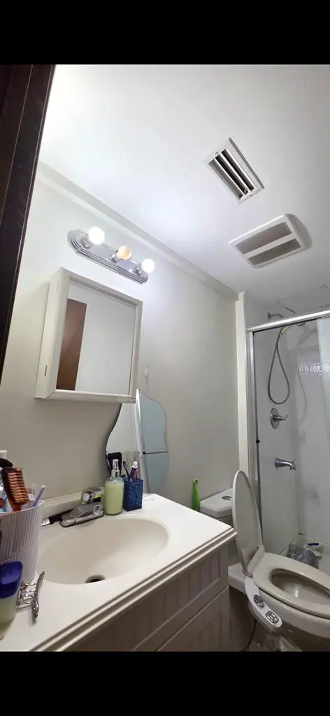 Female Roommate in 1 Bed 1 Bath