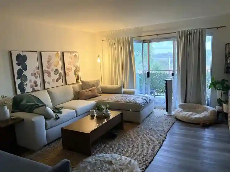 Large room for rent, available 10/1