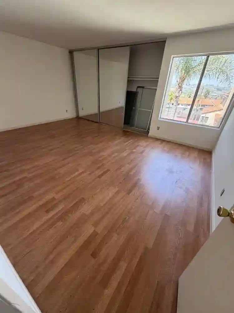 Large room for rent, available 10/1