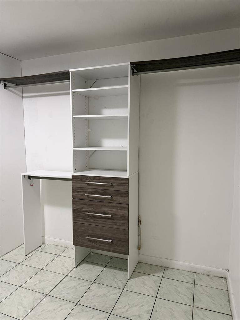 Room for Rent -Hollywood