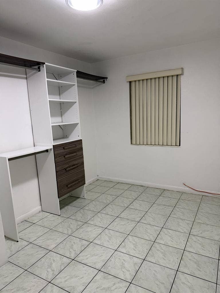 Room for Rent -Hollywood