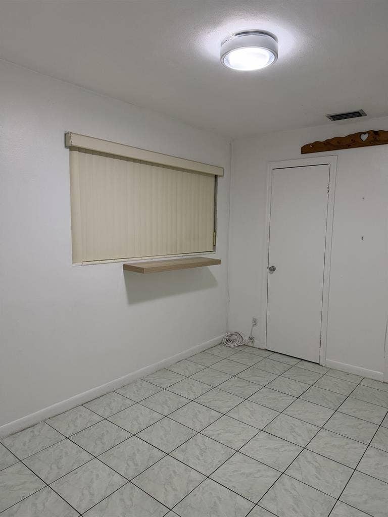 Room for Rent -Hollywood
