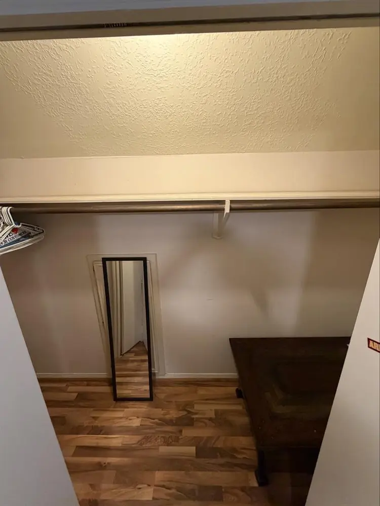 Private furnished room in nice home