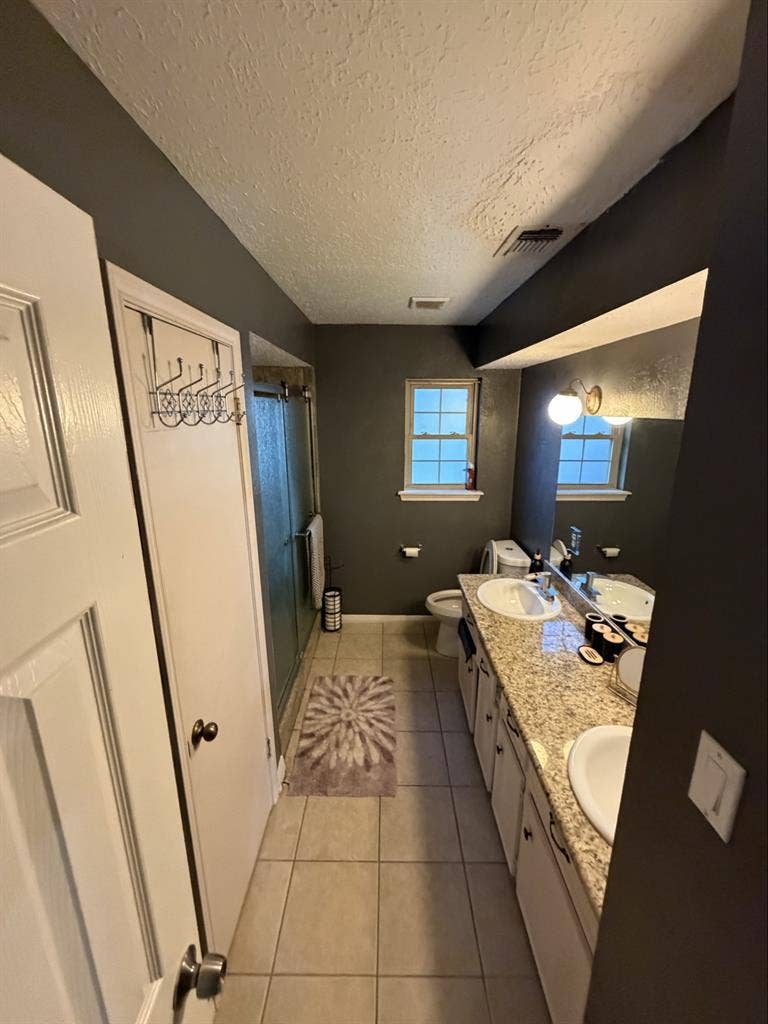 Private furnished room in nice home
