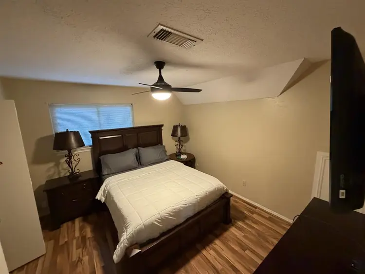 Private furnished room in nice home