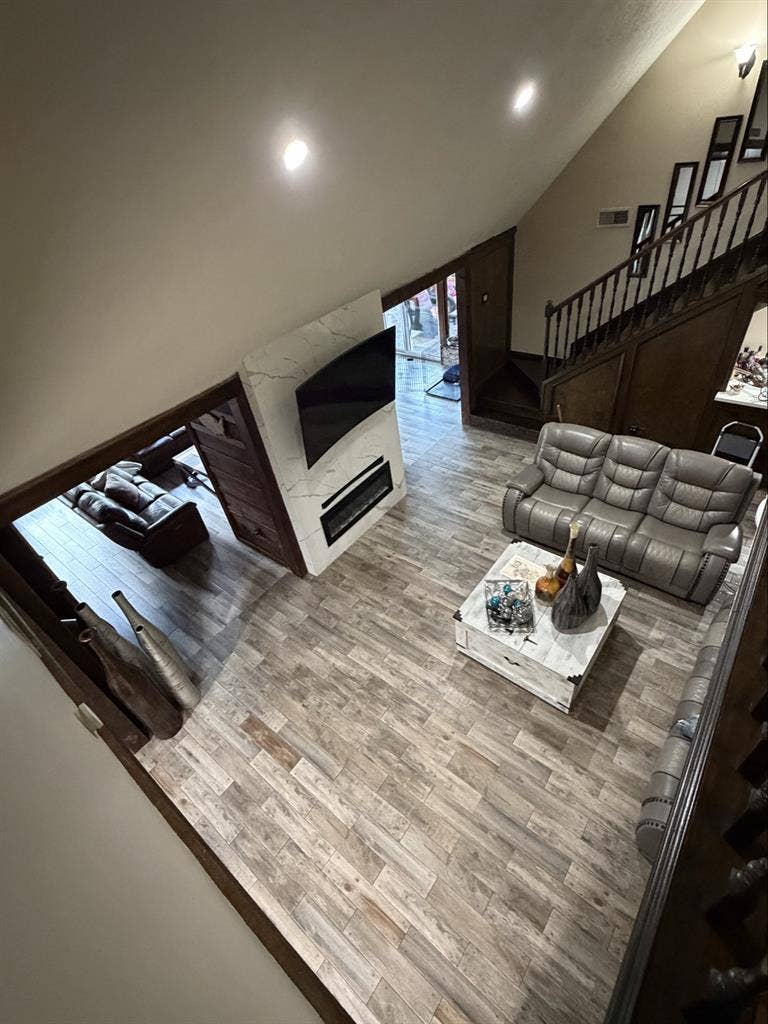 Private furnished room in nice home