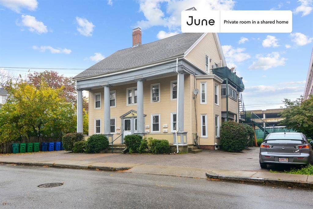 2 BR in Boston