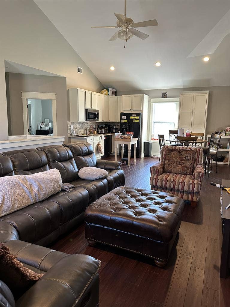 6 bedroom 6 full bathroom house