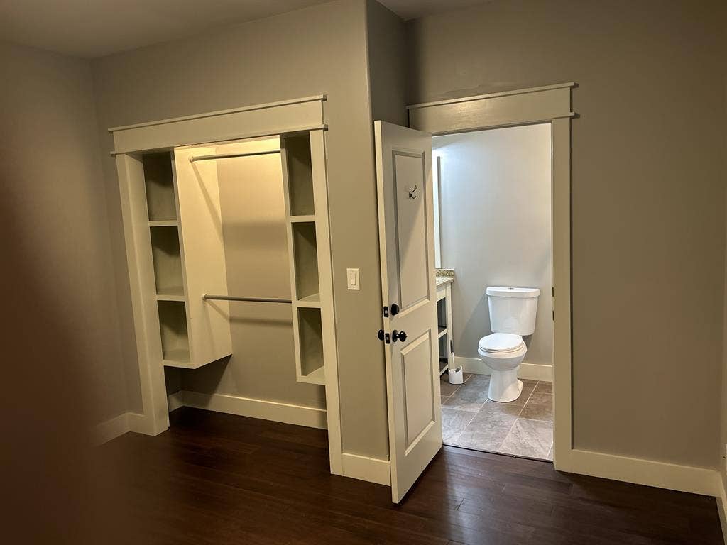 6 bedroom 6 full bathroom house