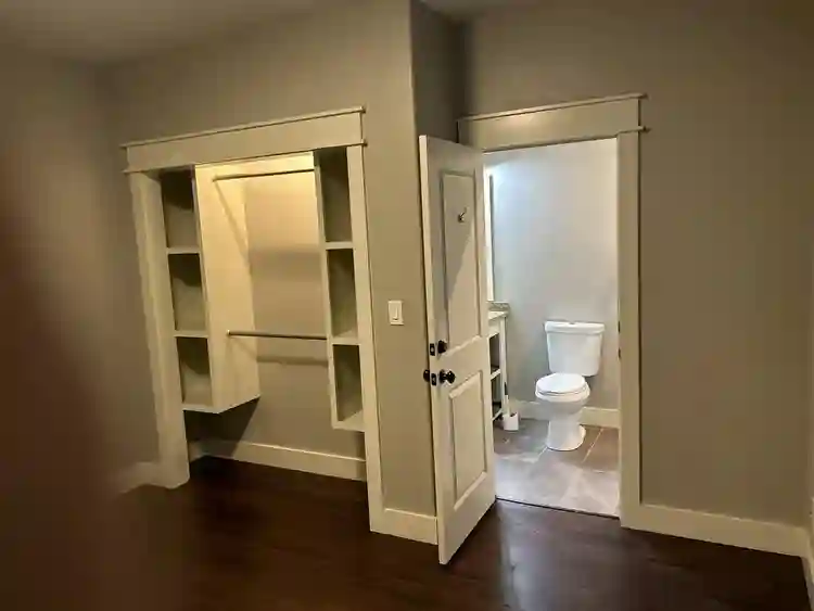 6 bedroom 6 full bathroom house