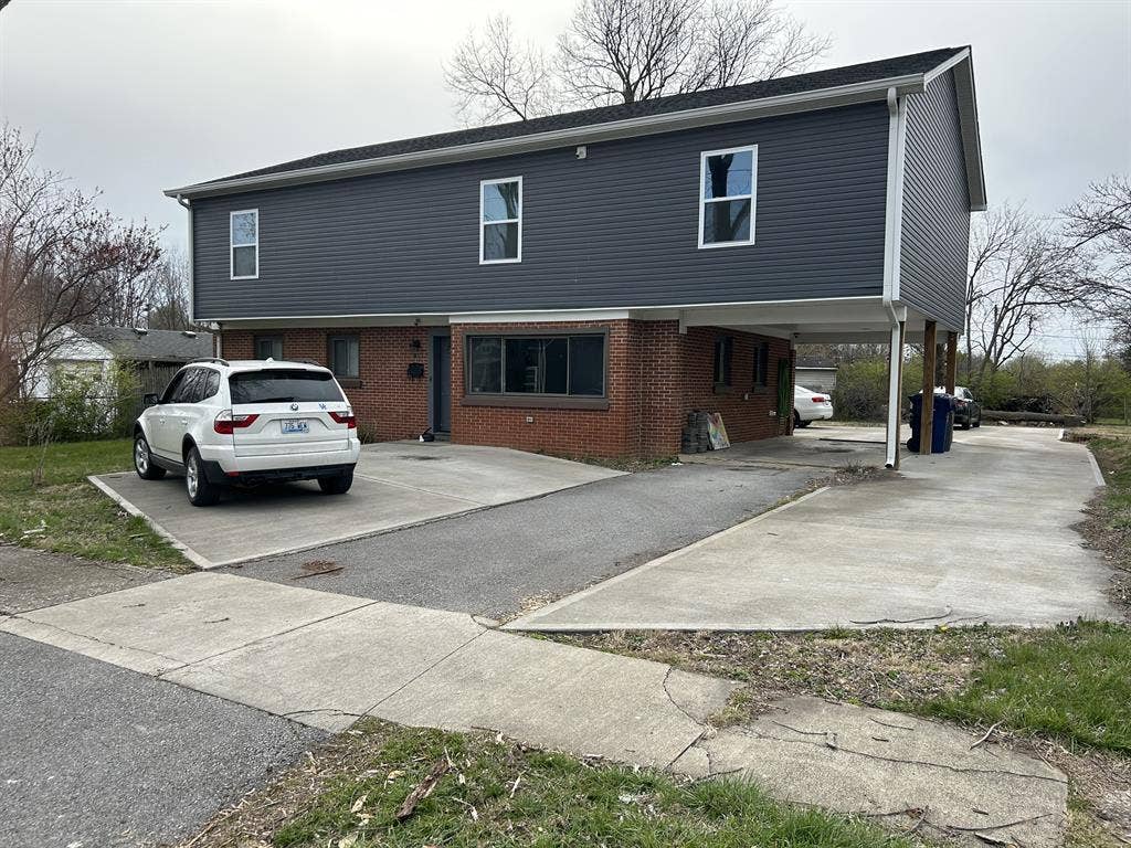 6 bedroom 6 full bathroom house