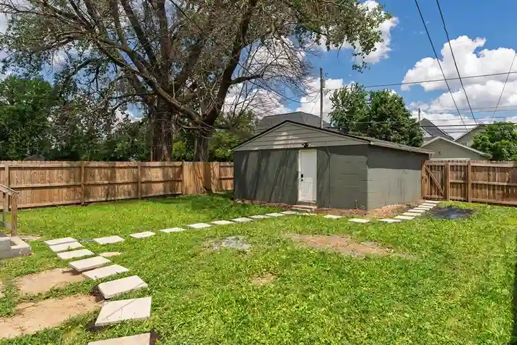 PRIVATE ENTRANCE & FULLY FURNISHED