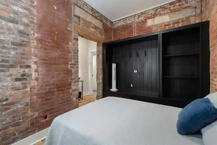 PRIVATE ENTRANCE & FULLY FURNISHED