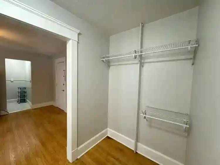 Studio Sublease – 100 Howe St
