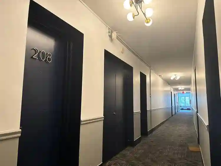 Studio Sublease – 100 Howe St