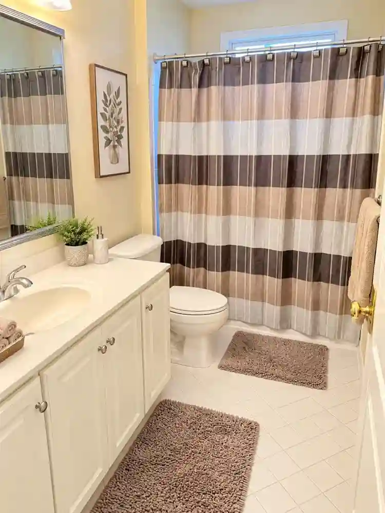 Furnished Room - Quiet Ashburn Home
